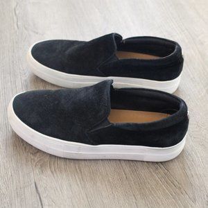 Steve Madden Suede Gills